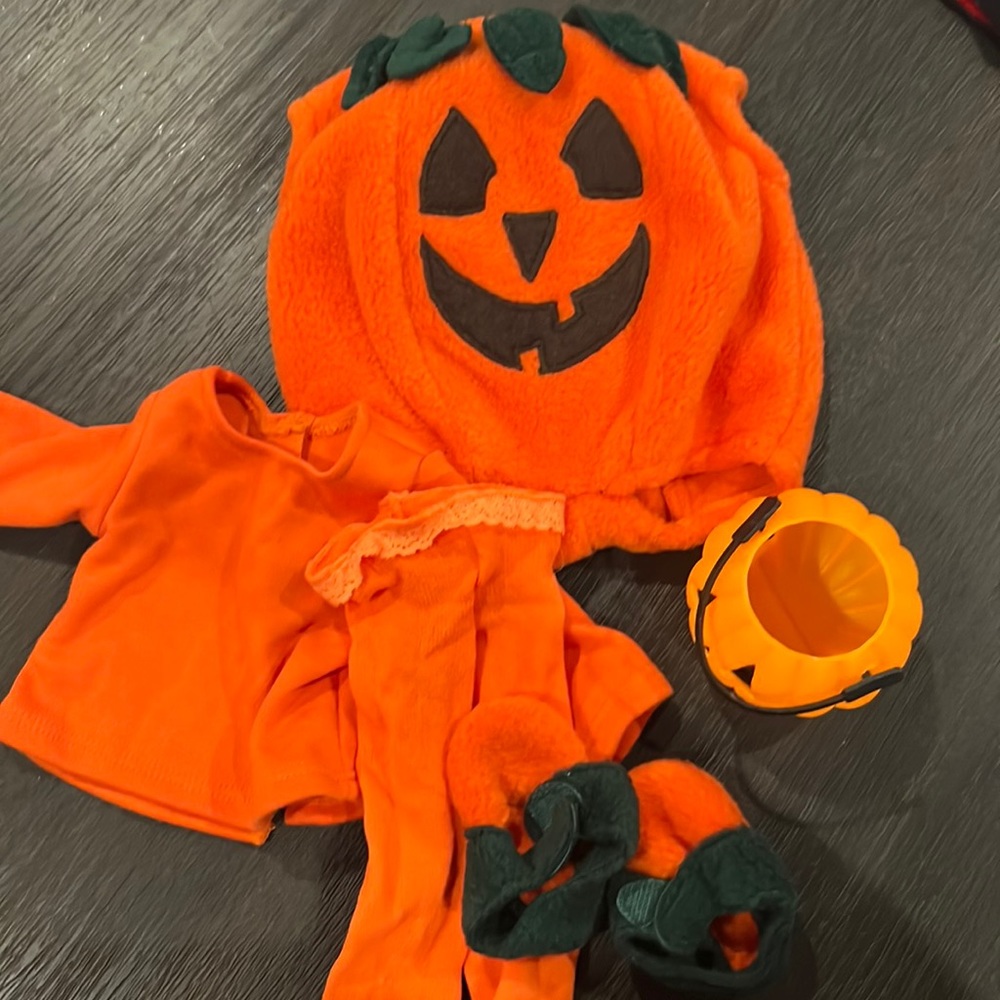 American girl pumpkin set - as is